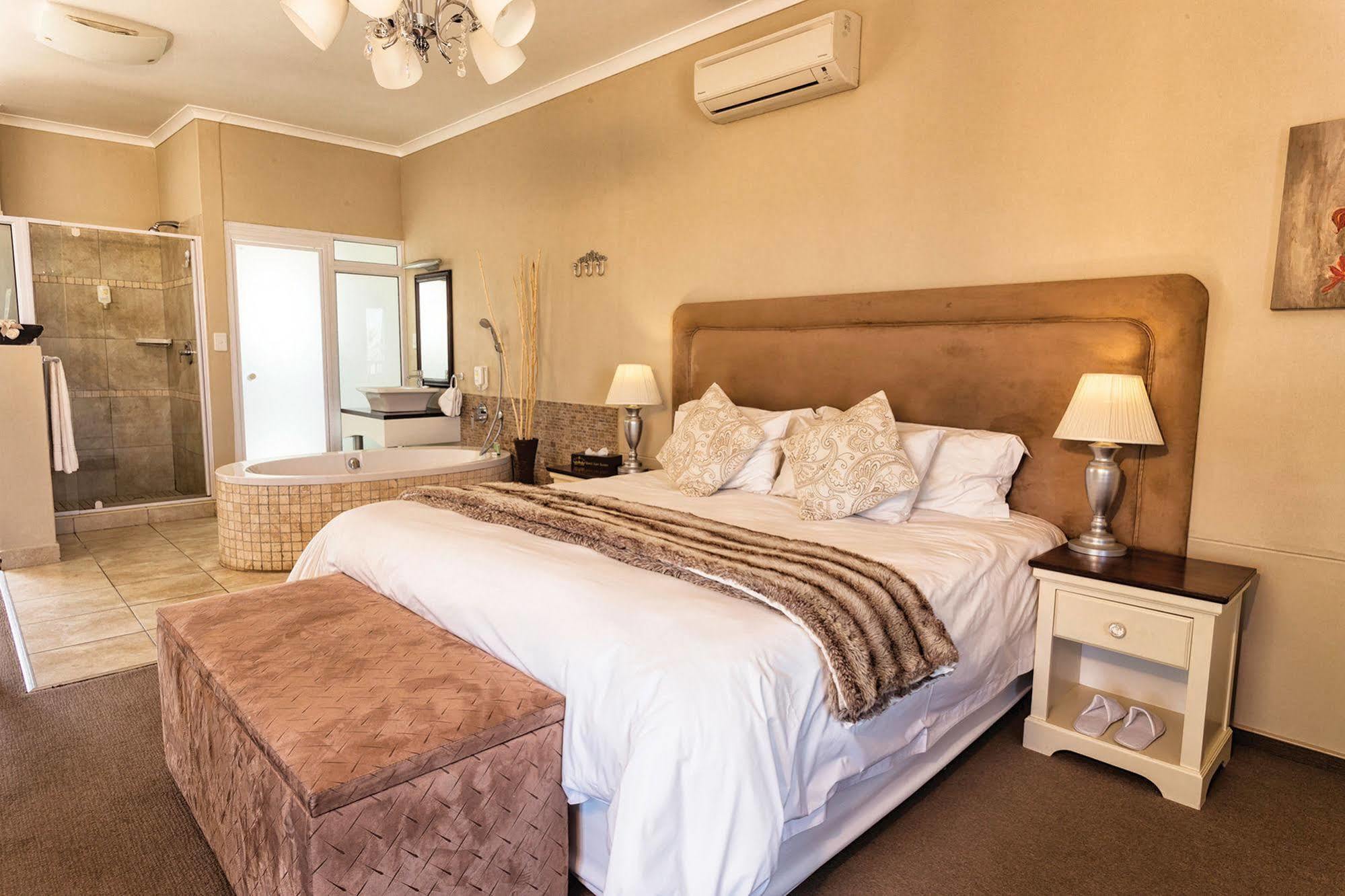 Hotel Zum Kaiser Swakopmund Buitenkant foto