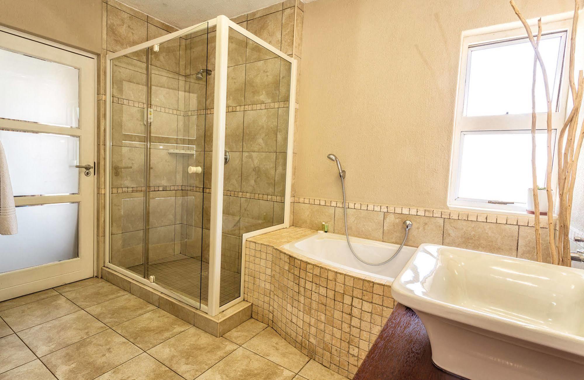 Hotel Zum Kaiser Swakopmund Buitenkant foto